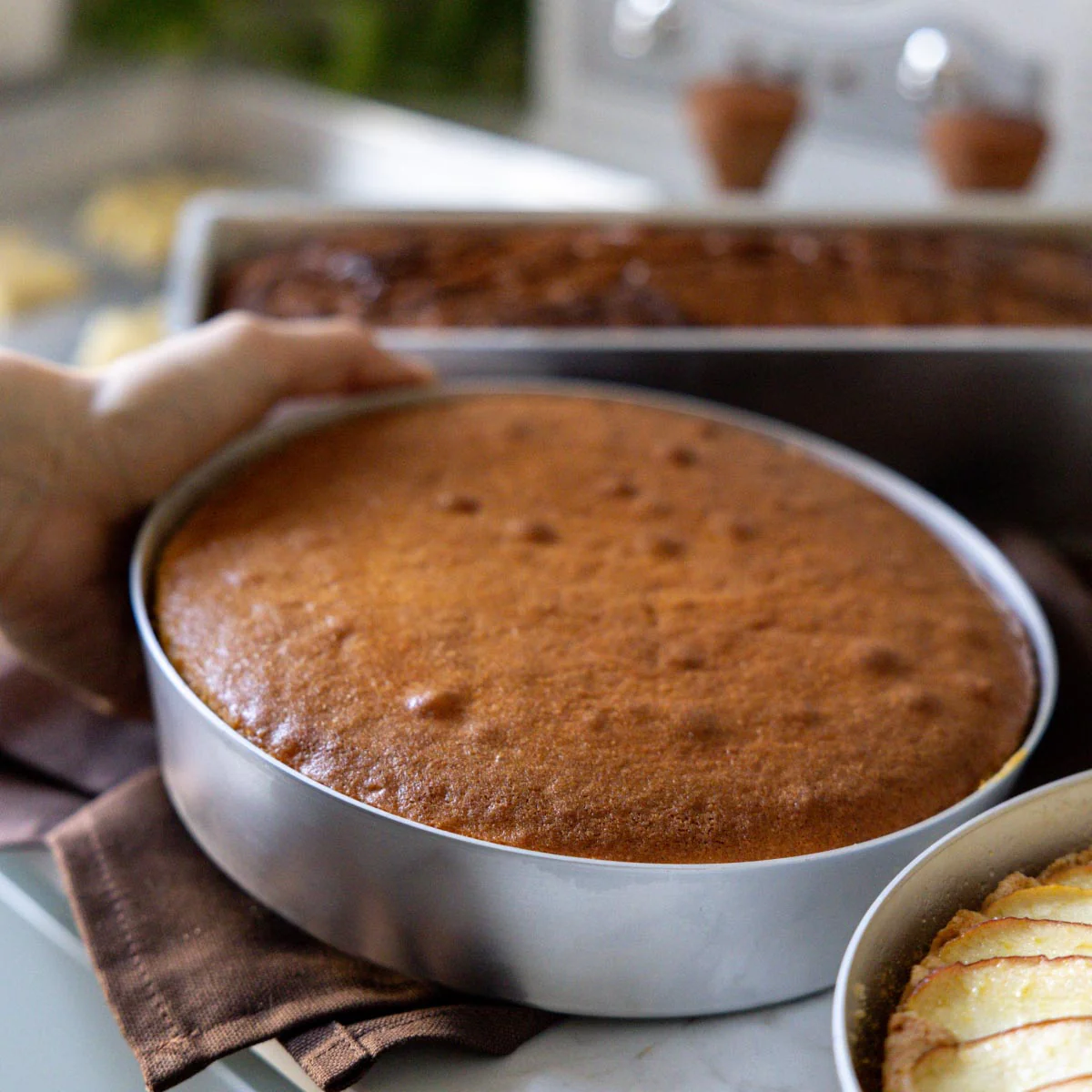 Conical cake tin - Image 3